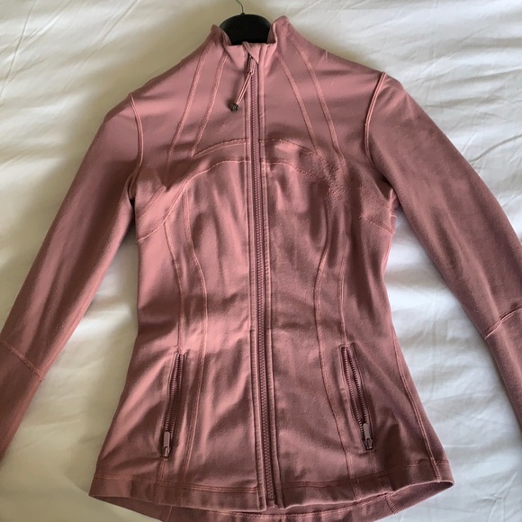 Blush Lulelemon zipup - Picture 1 of 5